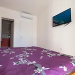 Apartments&rooms Leon 3*