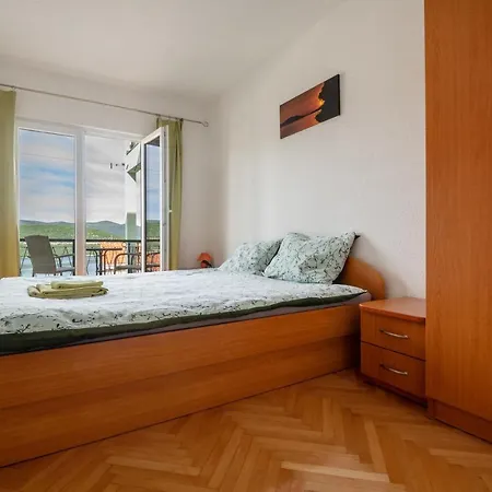 & Leon Guest house *