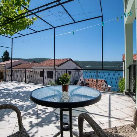 Гостевой дом & Leon Неум