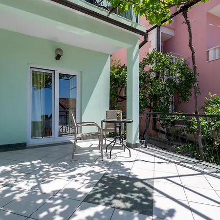 & Leon 招待所 内乌姆