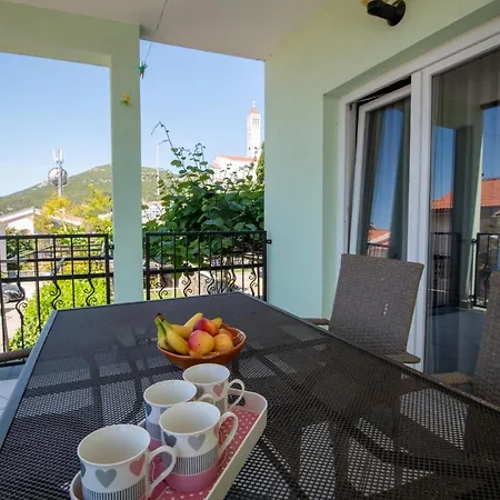 & Leon Guest house