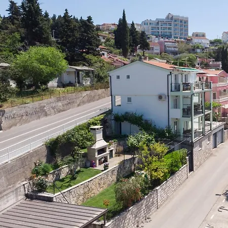 & Leon Гостевой дом