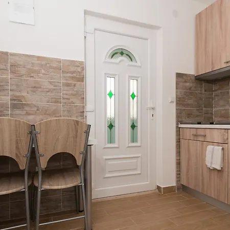 & Leon Гостевой дом 3*